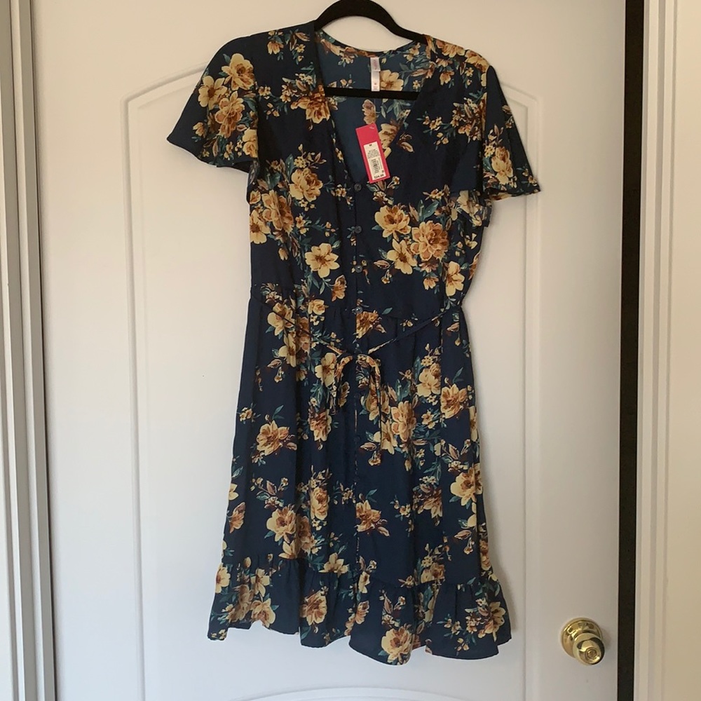 NWT Navy Floral Xhilaration Dress with tie waist, Size M